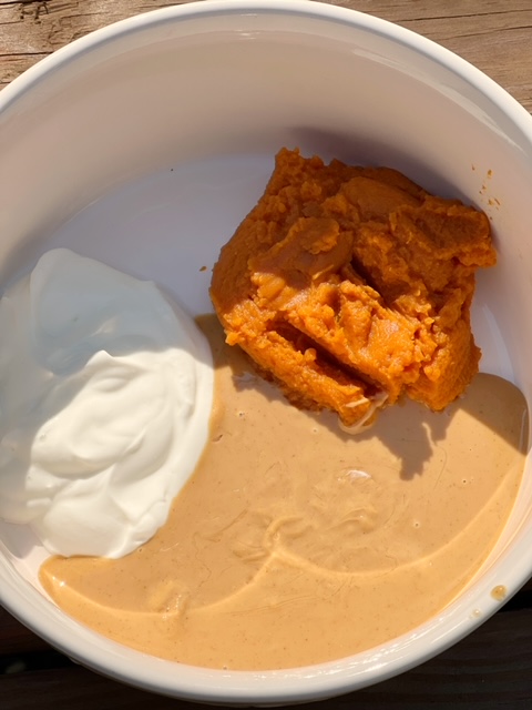 ingredients for pumpkin ice cream for dogs, pumpkin, Greek yogurt and peanut butter